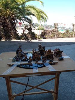 Boyds Town Village Town And Characters Five Houses With People In It And 15 Individualized Characters