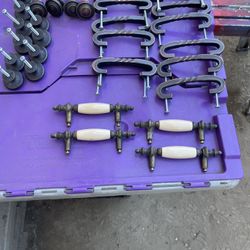 Knobs for cabinets what you see is what you get make me an offer$ cash only pick up only all sales final