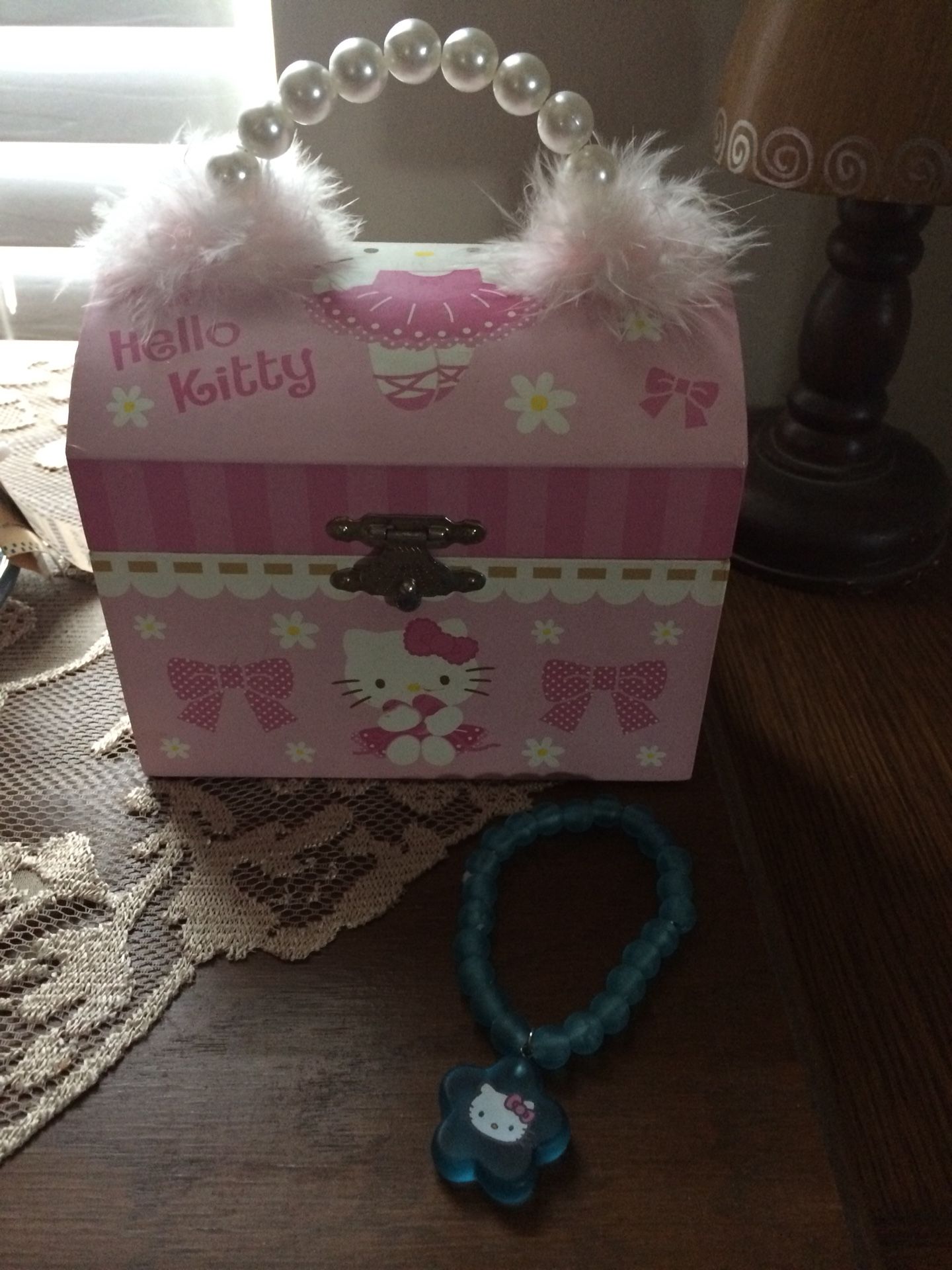 Hello Kitty jewelry box with winding Hello Kitty dancer