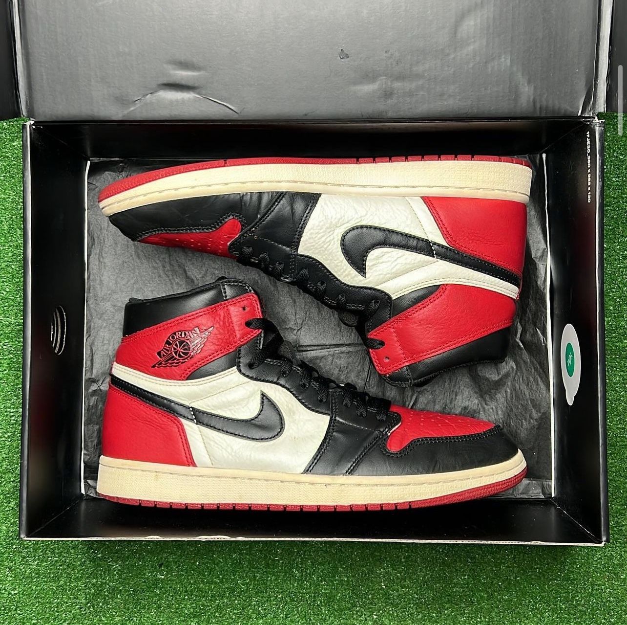 Jordan 1 Retro High “ Bred Toe “