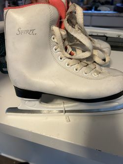 Youth Girls Ice skates Sz 3