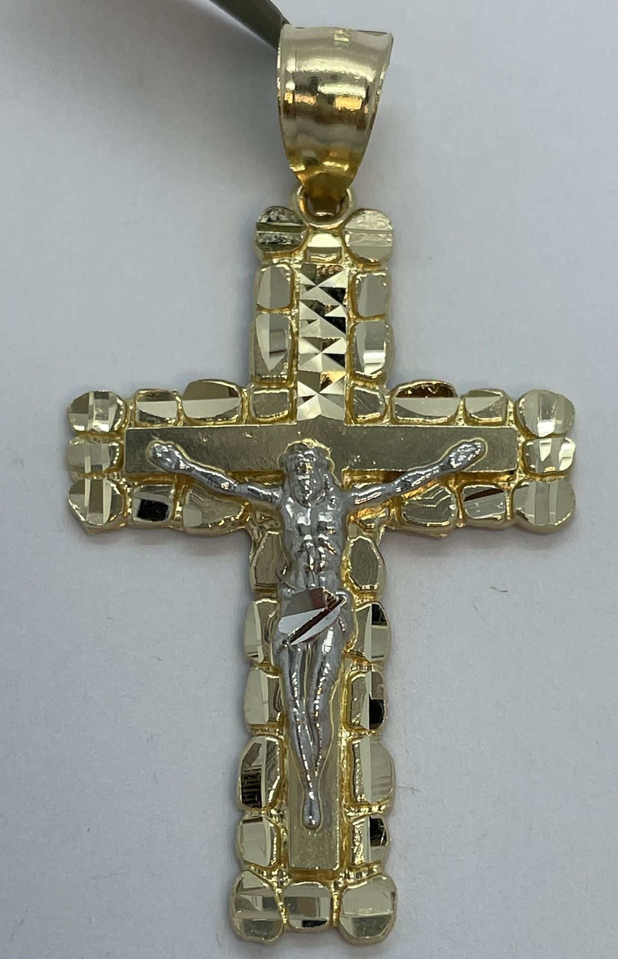 14K Gold Cross Pendant. New