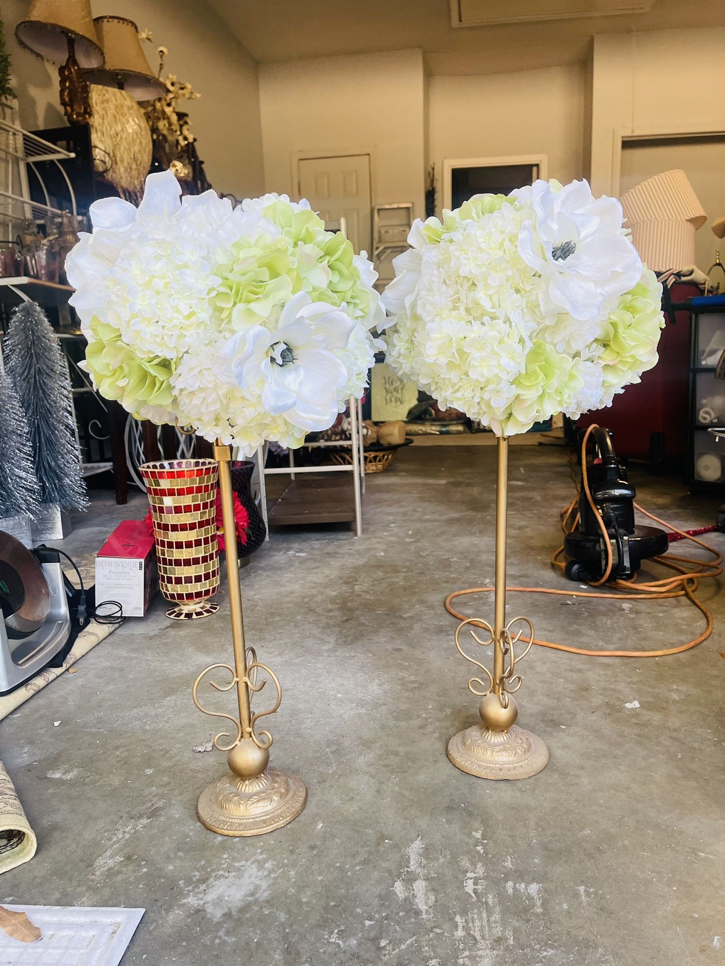 Flower Arrangements Center Pice 2 Over 2 Ft Tall
