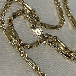 20 Inch 14 Karat Italian Gold Necklace 18.8 Grams Weight About 1/2 Ounce 