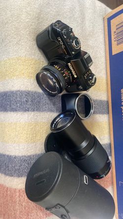 Vintage Konika FT-1 motor  35mm with two lenses $(env)