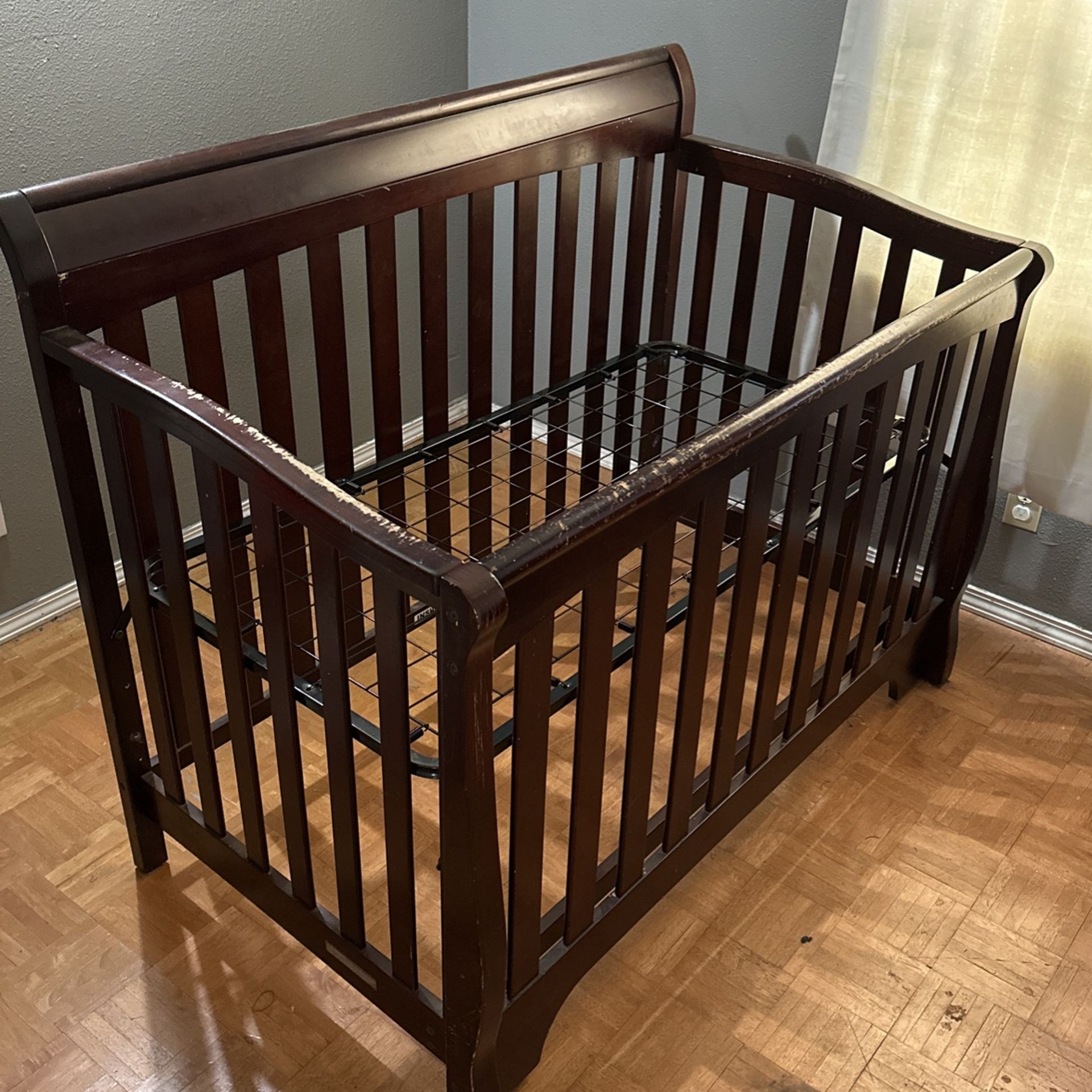 Baby crib