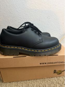 Dr. Martens 1461 Smooth Leather Shoes in blac