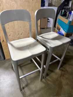 Bar tall chairs