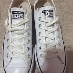 Converse Sneakers (Size 9) 