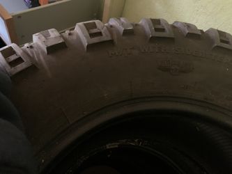 Tires 325/60/18