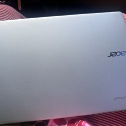Acer Chromebook with Built-in Camera – Excellent Condition