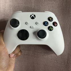White Xbox Series X/S Controller - Excellent Condition