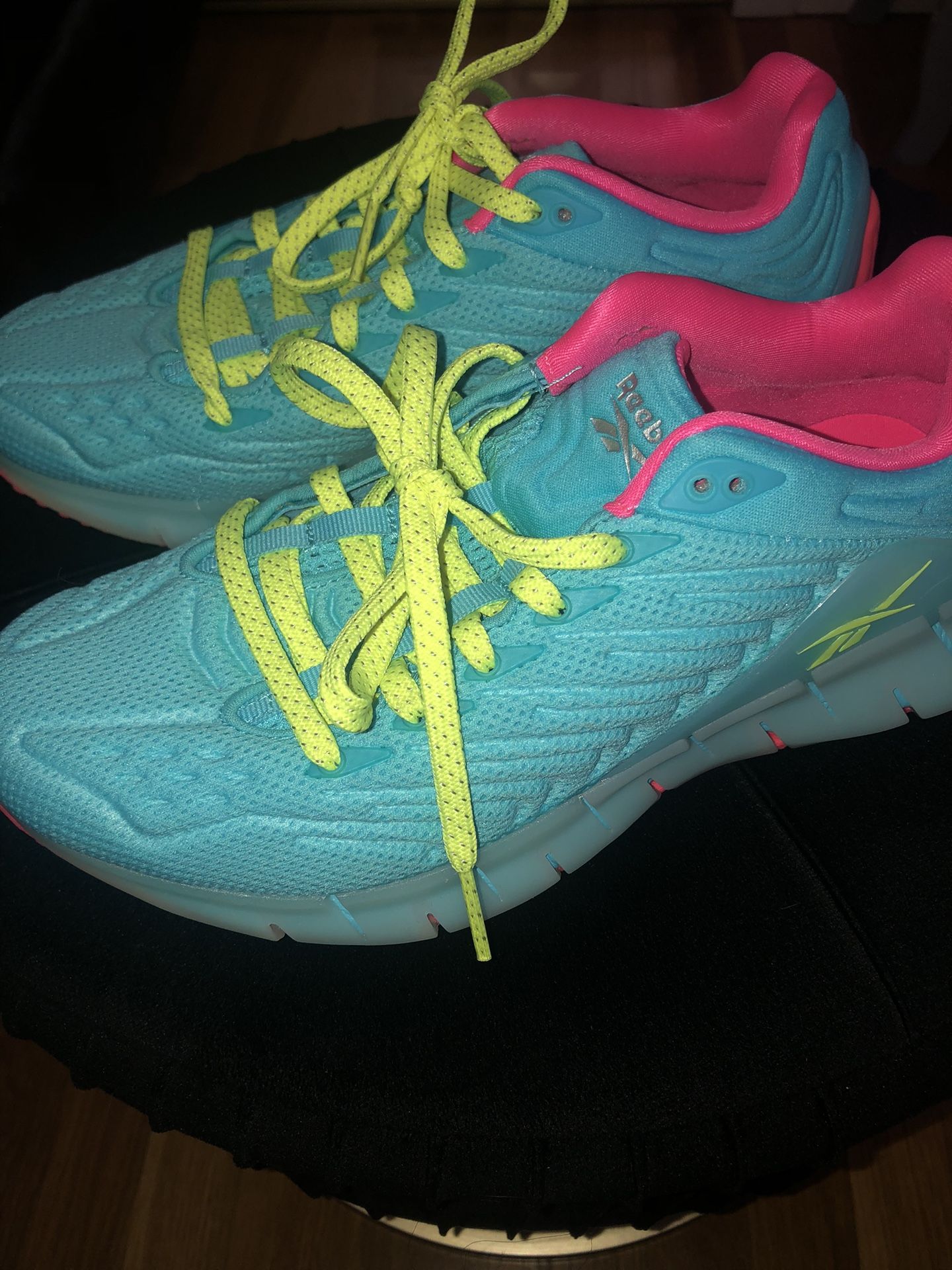 Reebok Zig Kinetica Women's Shoe Blue/Neon/Pink Size 5