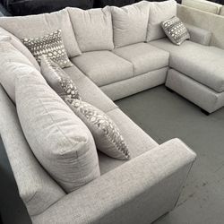 NEW SECTIONAL SOFA / SILLONES SECCIÓNALES 