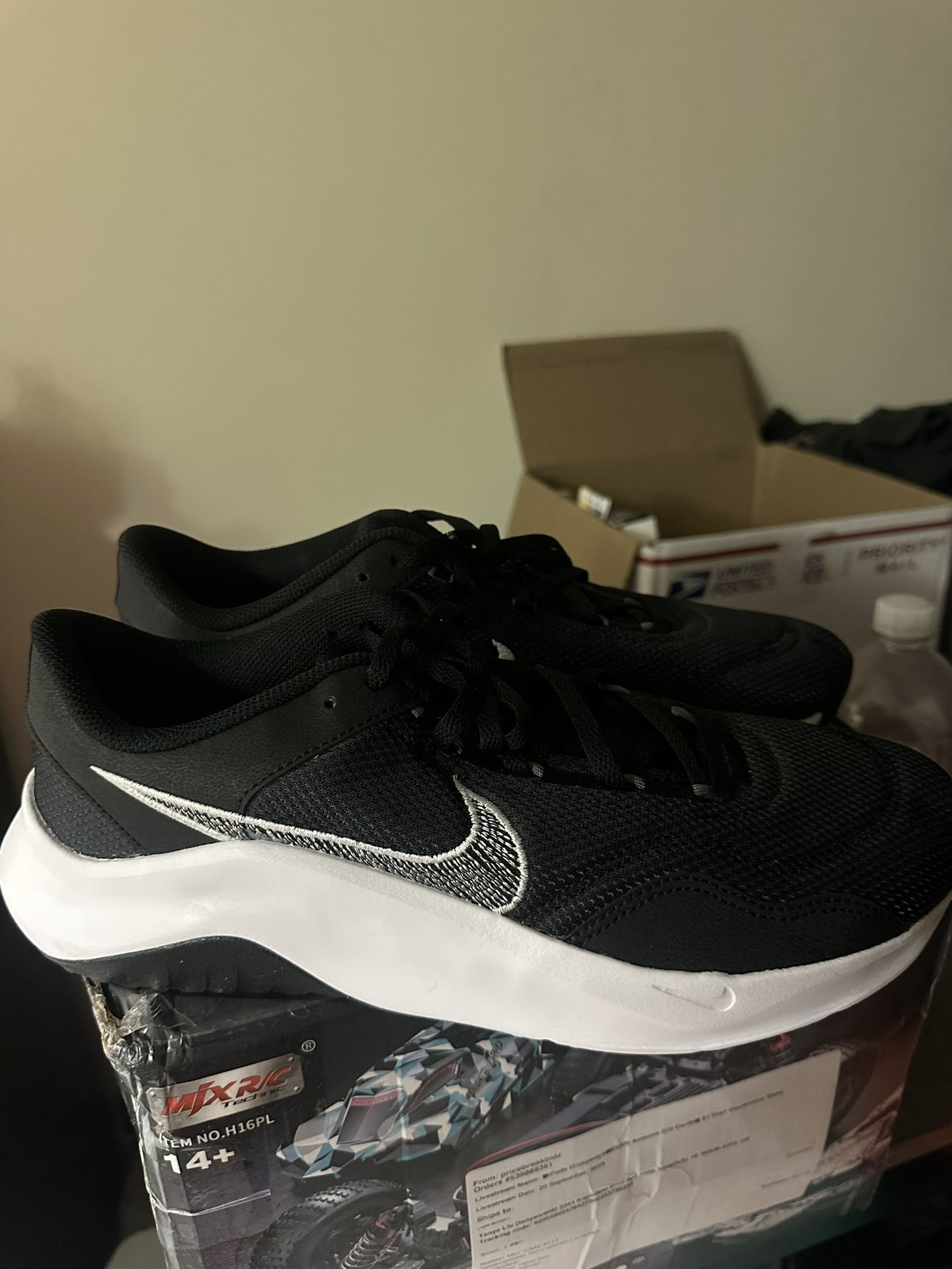 Nike Shoes Sz 10.5
