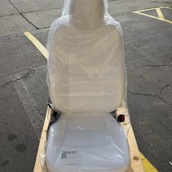 Tesla Y and 3 passenger seat