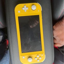 Nintendo Switch Lite Yellow