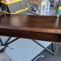 Desk for sale, hardly used desk $125