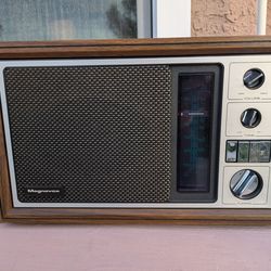 Vintage Magnavox radio