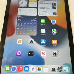 iPad 6th Generation WiFi 32GB Unlocked Apple Pencil Compatible Great Condition 
