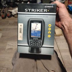Garmin Striker 4