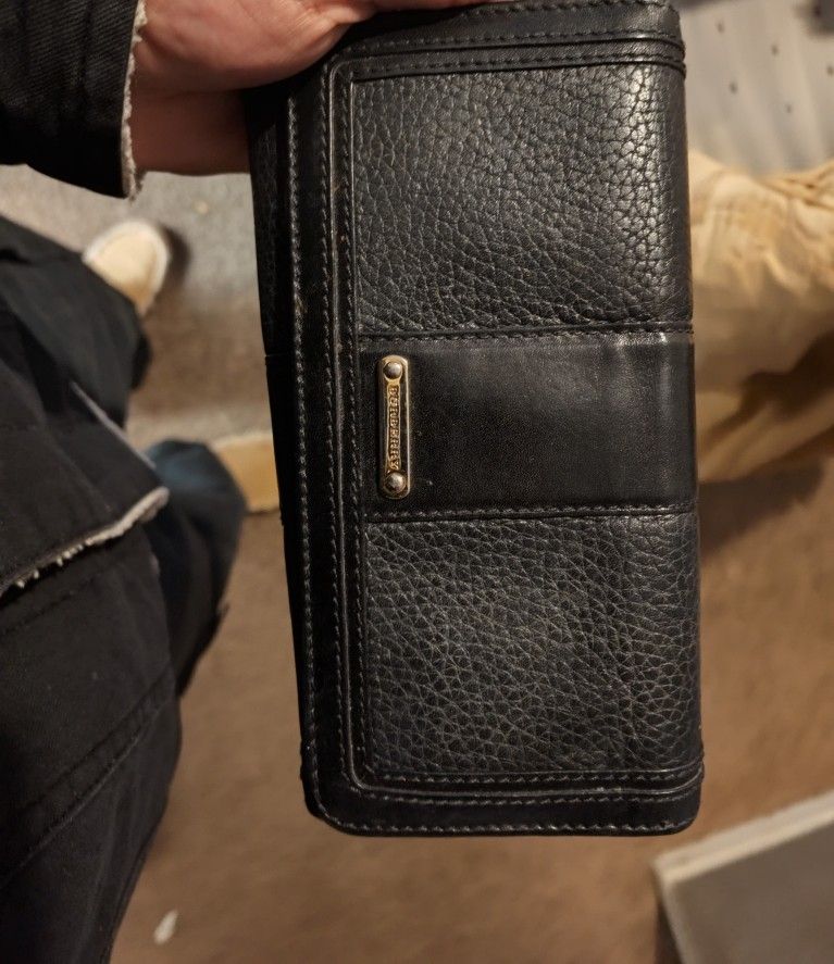 BURBERRY  long wallet bi fold 