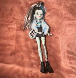 Monster high g3 and fluffy key chains