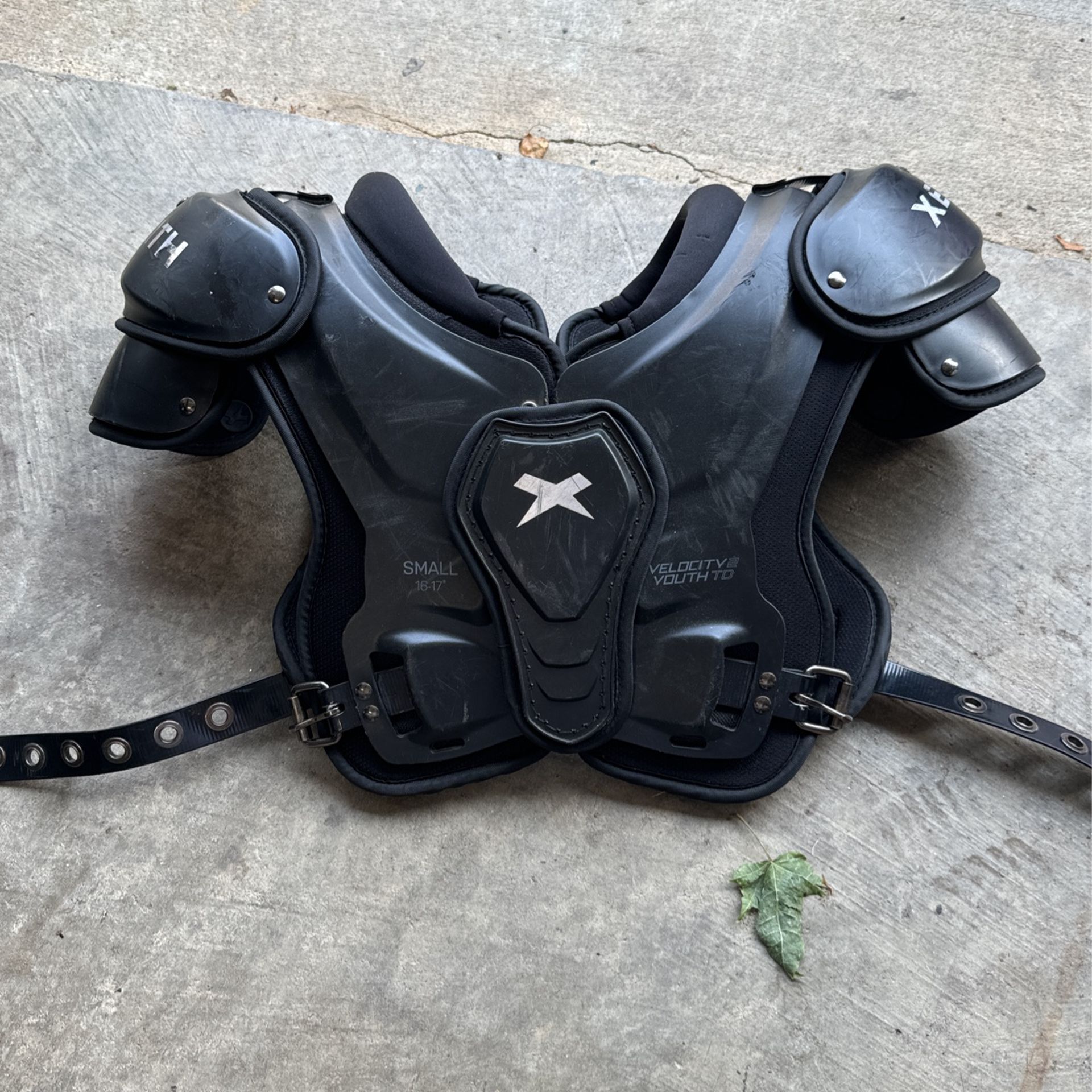 Used Youth Small Xenith Velocity 2 JV Shoulder Pads
