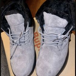 New Women’s Fur Boots! Size 8.5 And 5.5 $8 Each 