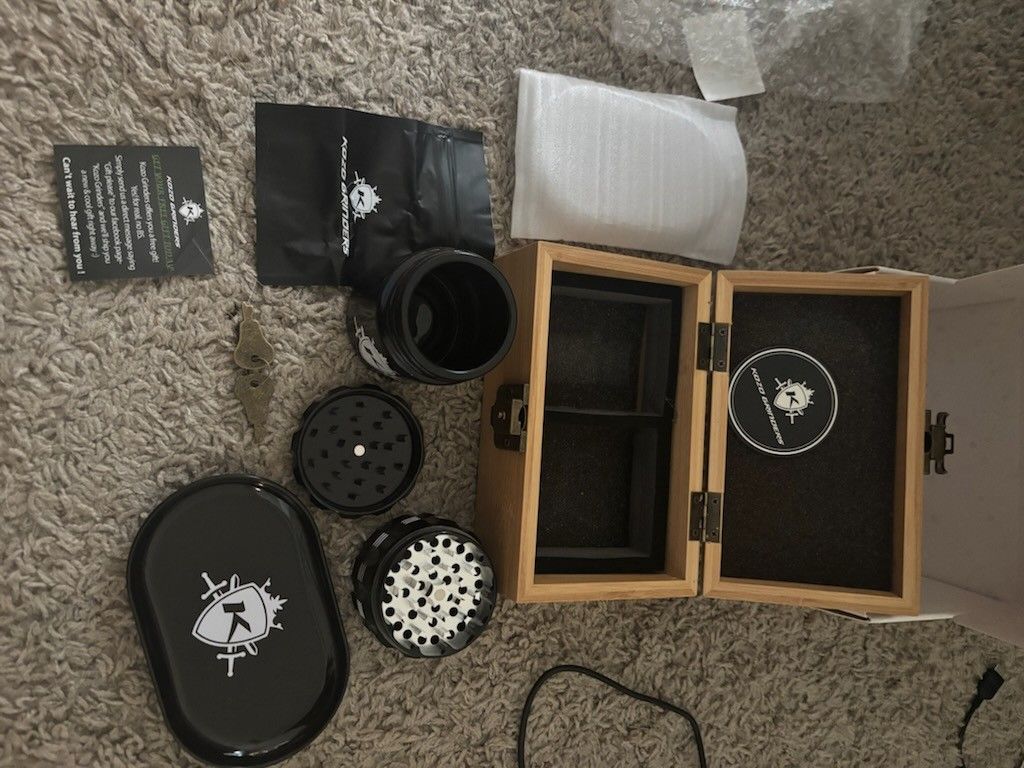 Kozo Stash And Smoking Kit W/ Lock With Keys 