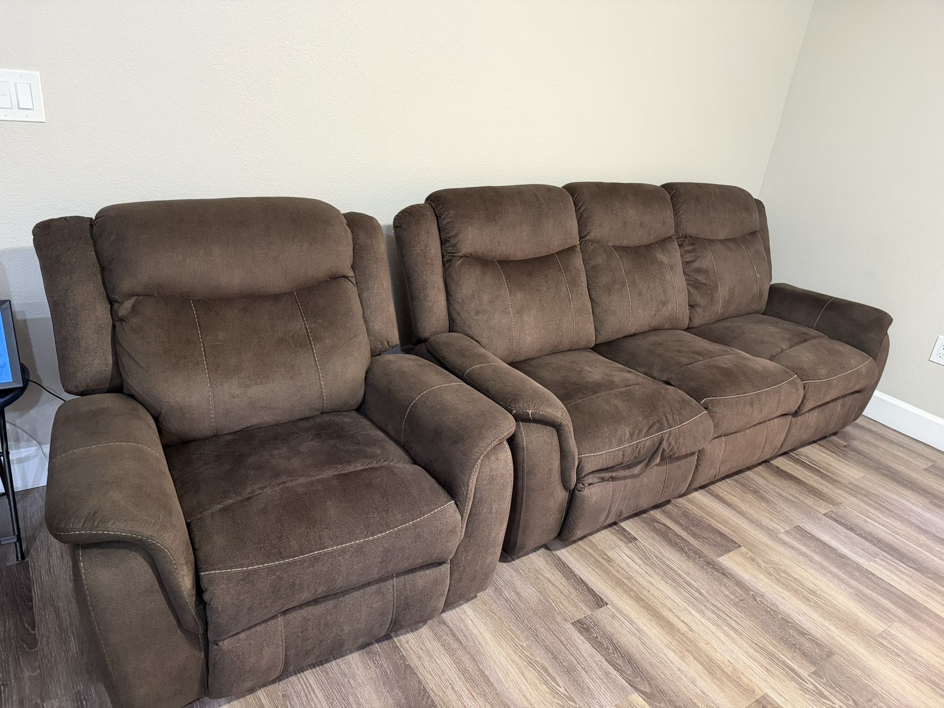 3+1 Brown Recliner Set – Includes Rocking Recliner