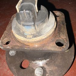 Tow Dolly Hub Valero