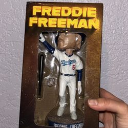 freddie freeman bobble head 