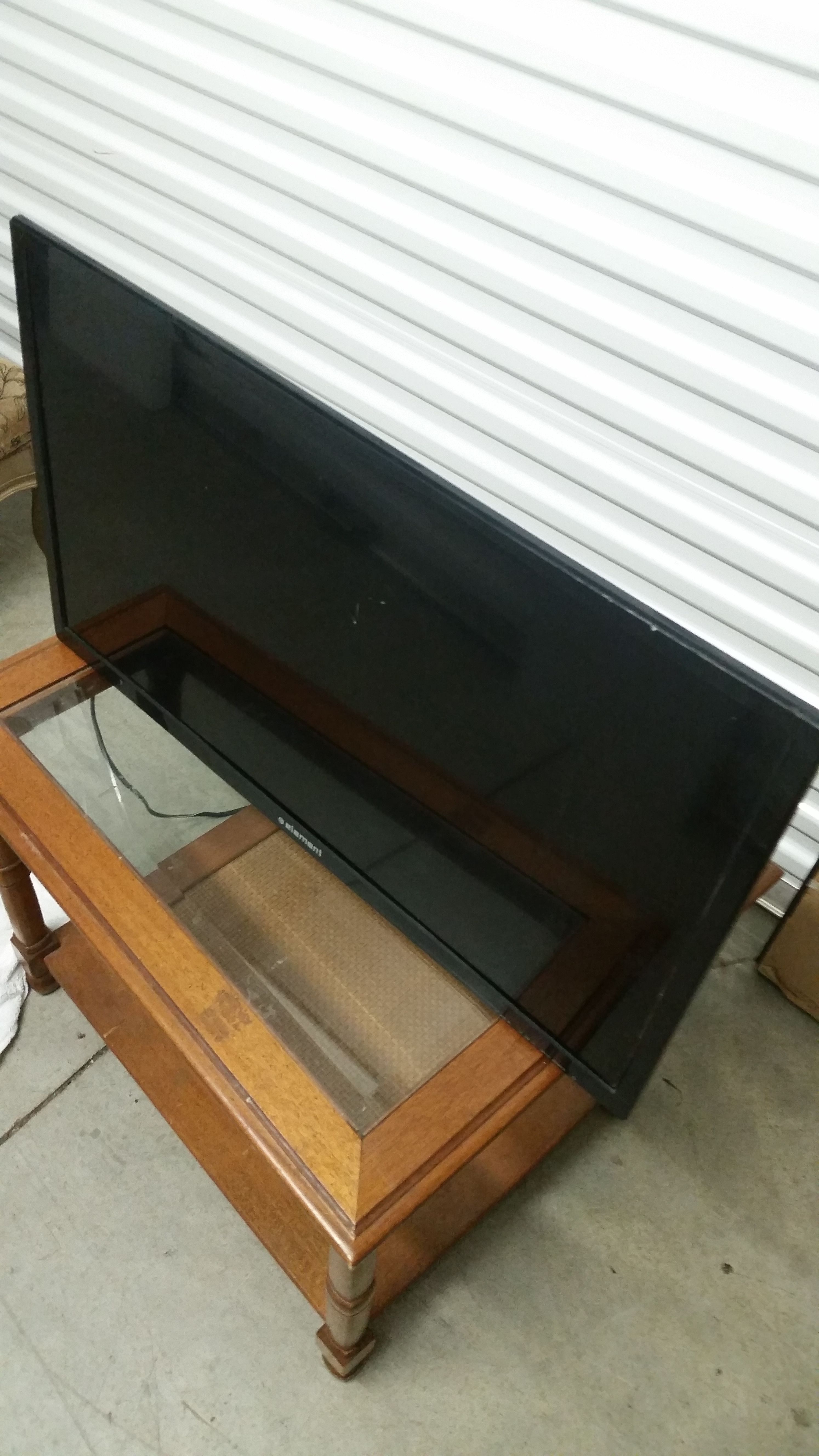 32 inch Element Flat screen TV without remote for $40 Reduced