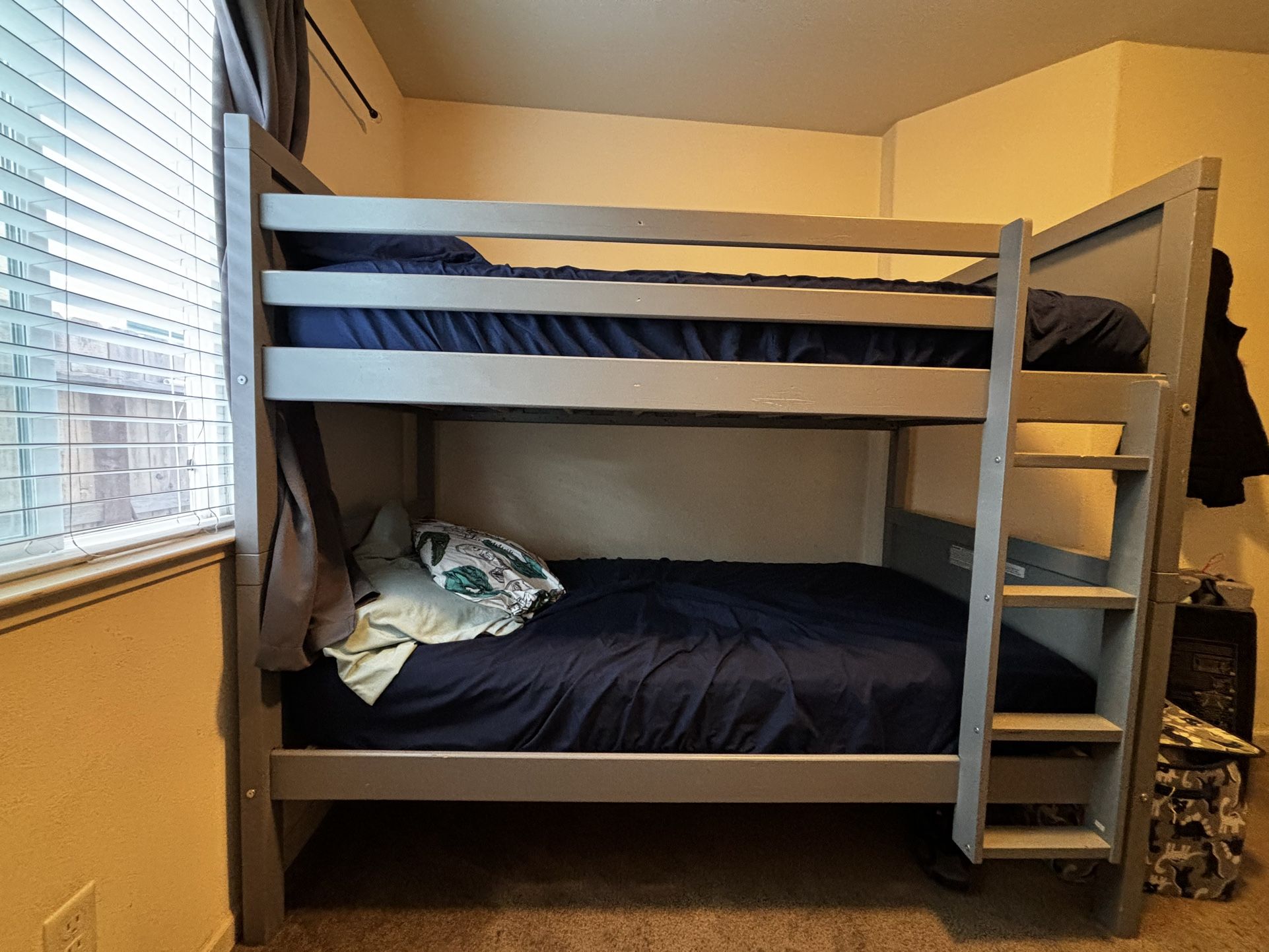 Twin Bunk Beds 