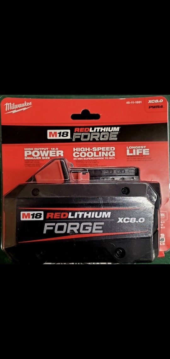 Milwaukee
M18 18V Lithium-Ion REDLITHIUM FORGE XC 8.0 Ah Battery Pack