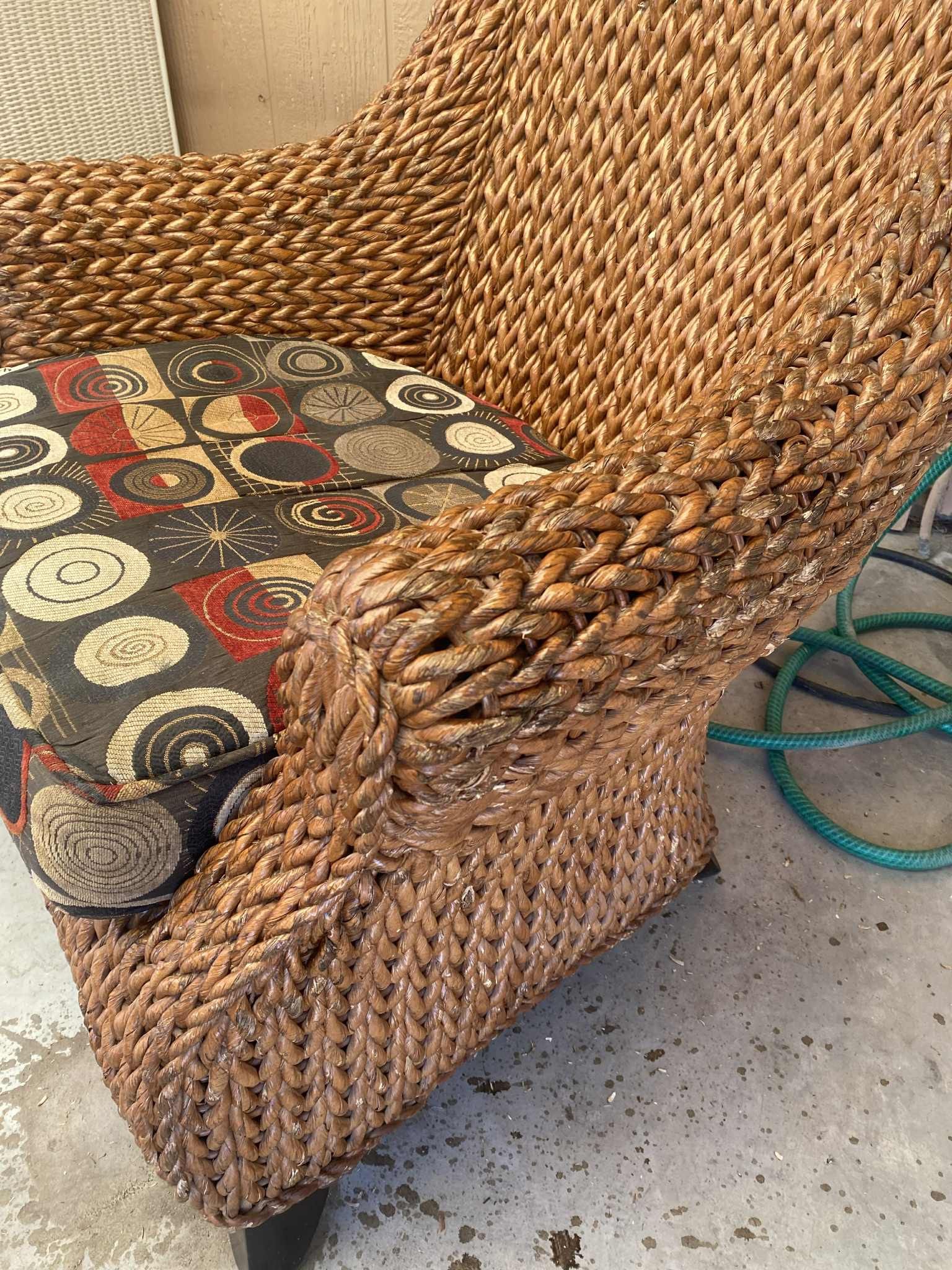 Beautiful Pier One wicker chair, delivery available