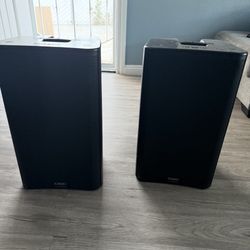 QSC SPEAKERS