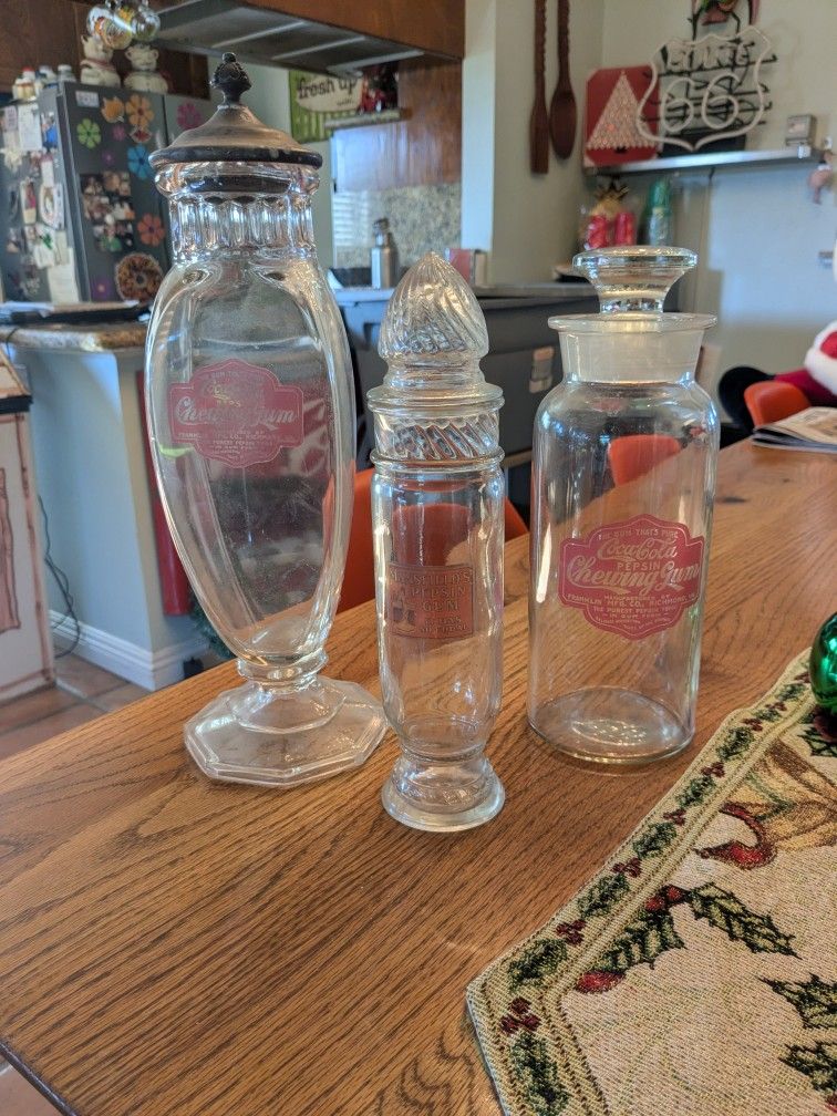 Antique 1930s Apothecary/Advertising Candy/Gum Jars With Lids Coca Cola/Pepsin Gum And Mansfields Pepsin Gum