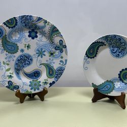 Dinnerware Lot 4 Lg And 4 Sm Plates