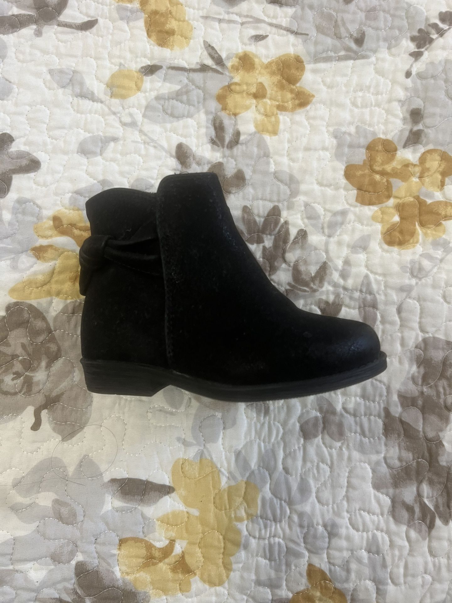 Toddler girl Size 6 Bootie