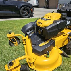 DEWALT
28 in. 224cc E-GOV Engine
3-in-1 Gas RWD Self-
Propelled Lawn Mower with
High Rear Wheels