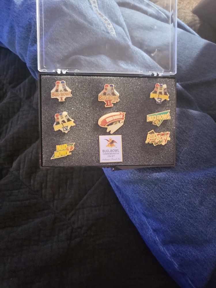 Football - Bud Bowl Commemorative Pin Set