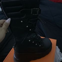 Size 7.5 Boots