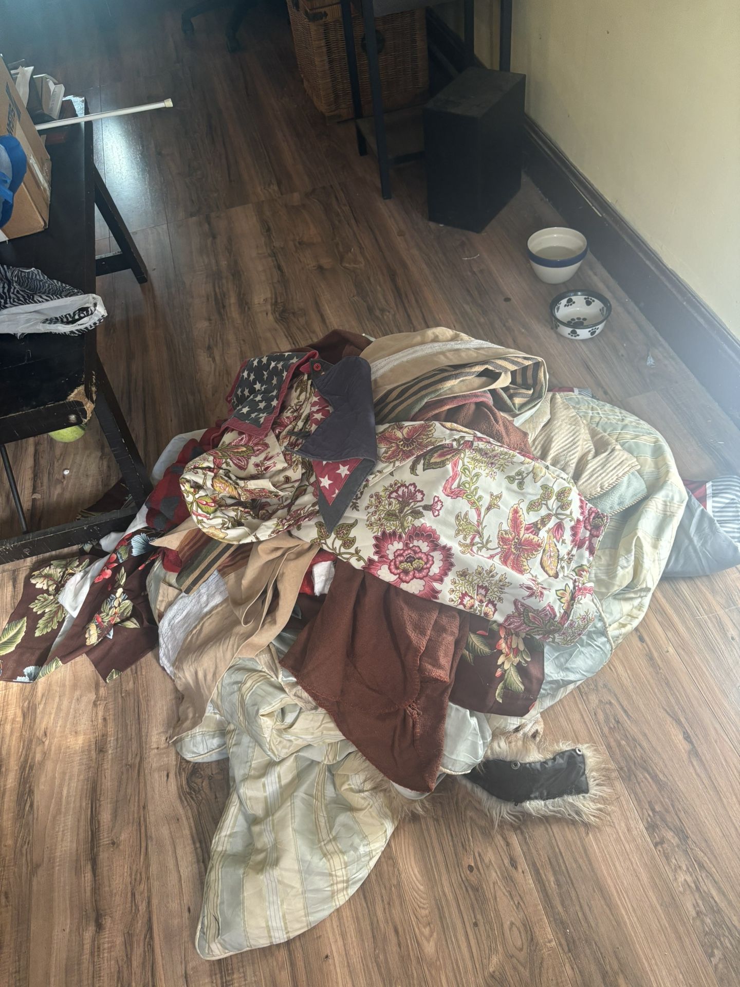 Bedding And Curtains