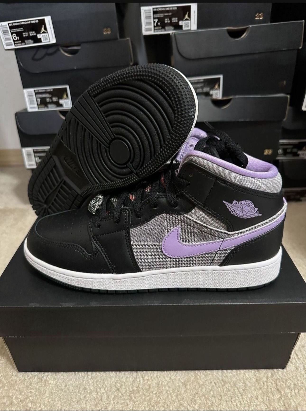 Jordan retro 1 mid SE GS "Houndstooth" DC7226-015 Size 7Y Brand New