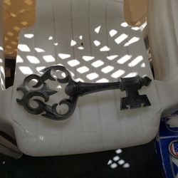 Key Deco Wall Hanging