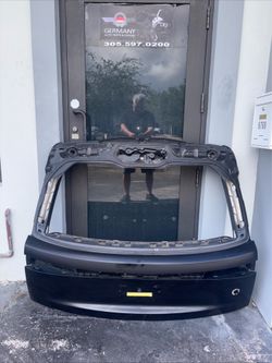 Land  Rover. Range. L460 tailgate own 2025