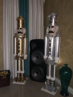 Christmas Toys Soldiers/ Nutcrackers 