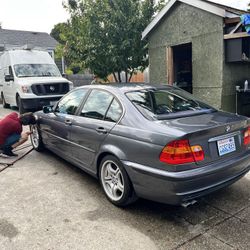 2003 BMW 330i 